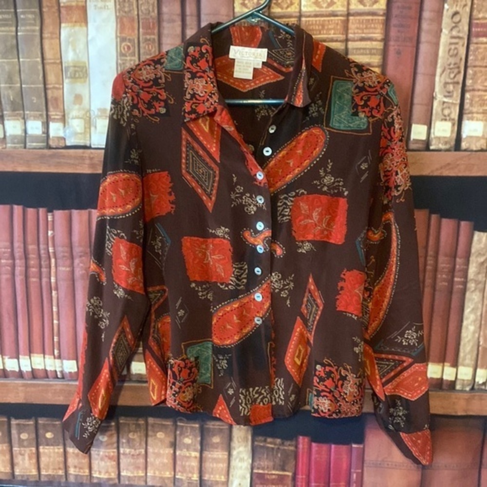 Victoria‎ Soie 100% silk paisley blouse